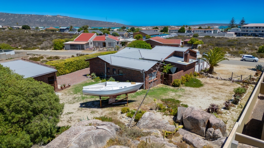 4 Bedroom Property for Sale in Middedorp Western Cape